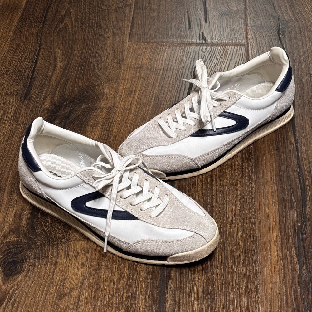 Tretorn women’s White and Navy Sneakers size 7.5